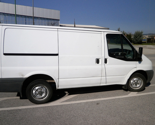 ford-transit-limited-cars-b